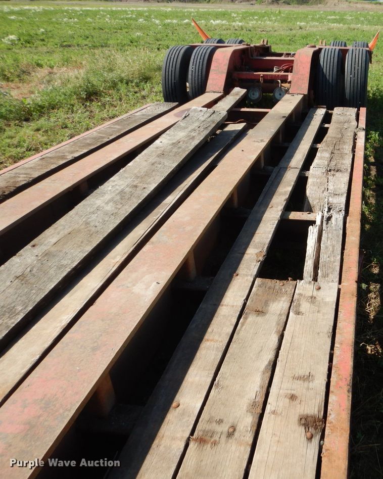 image for item GA9134 1996 Talbert TD41W-40-LRG-RA-1-11-EC22 low boy equipment trailer