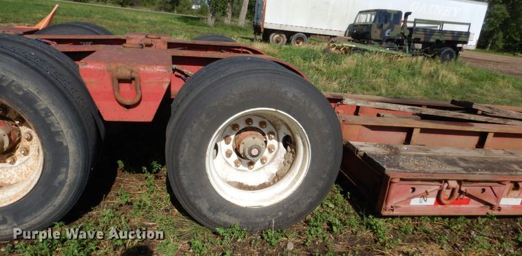 image for item GA9134 1996 Talbert TD41W-40-LRG-RA-1-11-EC22 low boy equipment trailer
