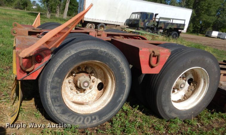 image for item GA9134 1996 Talbert TD41W-40-LRG-RA-1-11-EC22 low boy equipment trailer