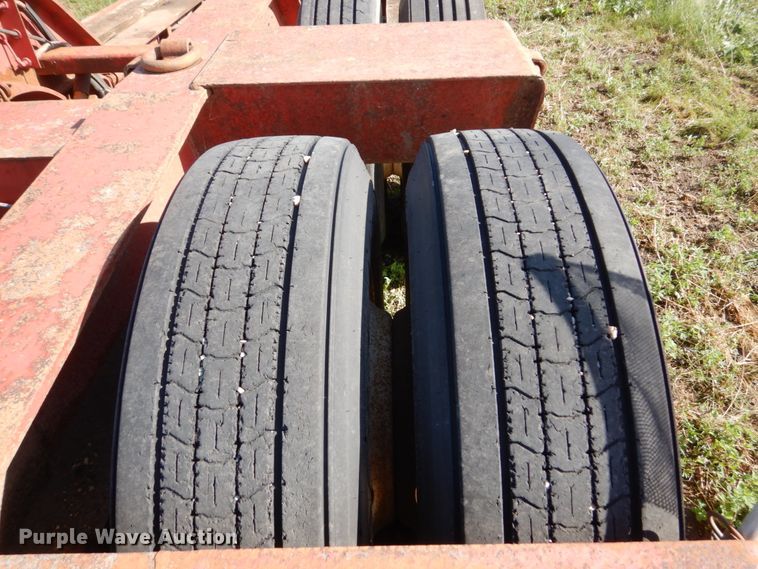 image for item GA9134 1996 Talbert TD41W-40-LRG-RA-1-11-EC22 low boy equipment trailer