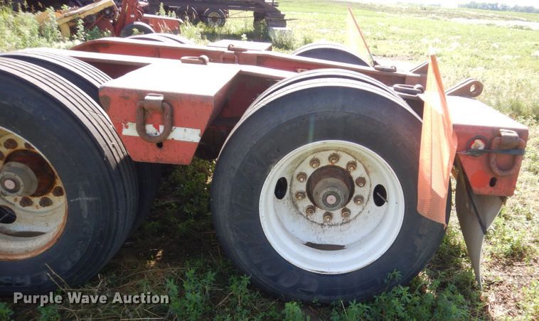 image for item GA9134 1996 Talbert TD41W-40-LRG-RA-1-11-EC22 low boy equipment trailer