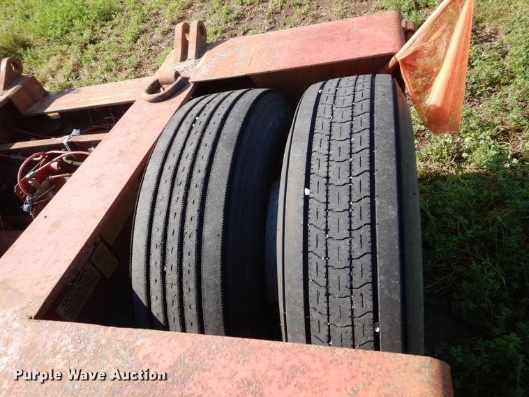 image for item GA9134 1996 Talbert TD41W-40-LRG-RA-1-11-EC22 low boy equipment trailer