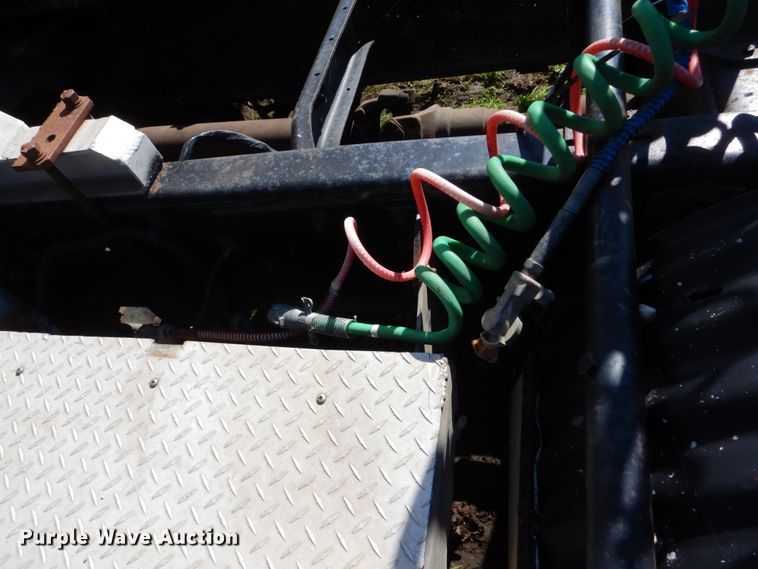 image for item GA9137 1990 International 9300  semi truck