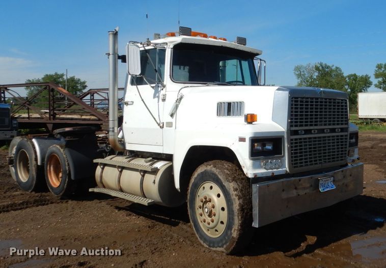 image for item GA9138 1987 Ford LTL9000  semi truck