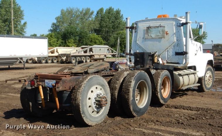image for item GA9138 1987 Ford LTL9000  semi truck