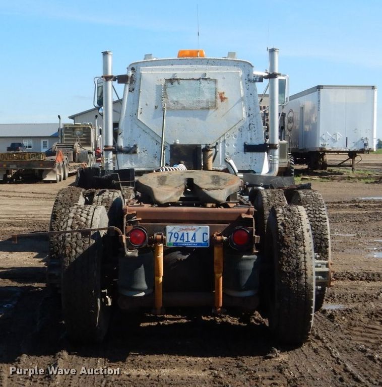 image for item GA9138 1987 Ford LTL9000  semi truck