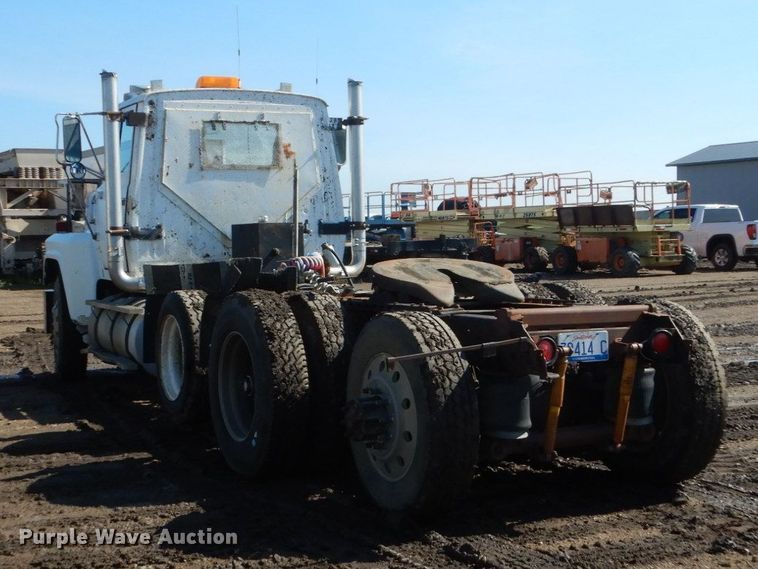 image for item GA9138 1987 Ford LTL9000  semi truck