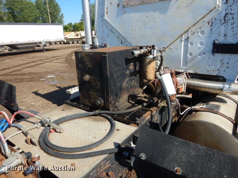 image for item GA9138 1987 Ford LTL9000  semi truck