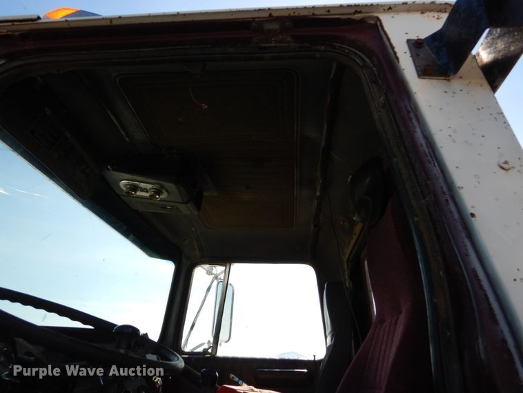 image for item GA9138 1987 Ford LTL9000  semi truck