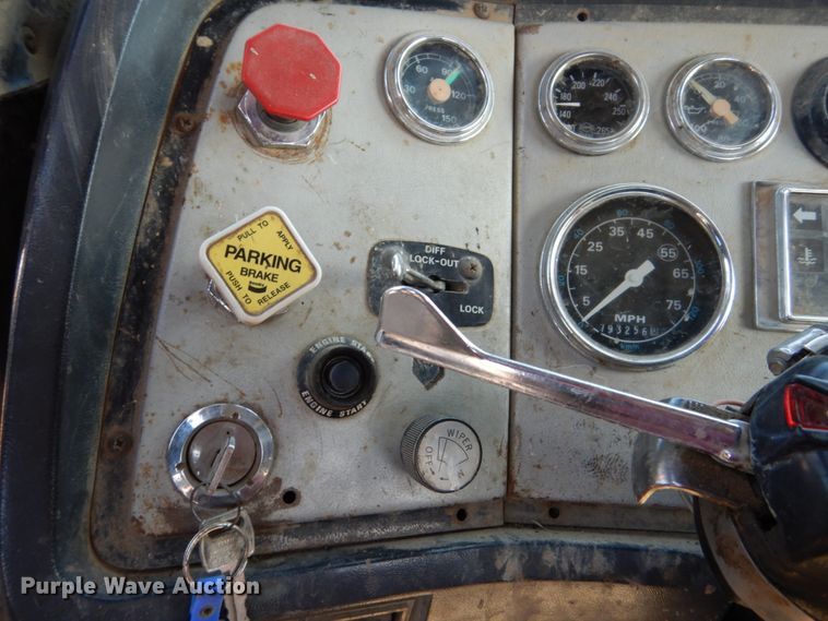 image for item GA9138 1987 Ford LTL9000  semi truck