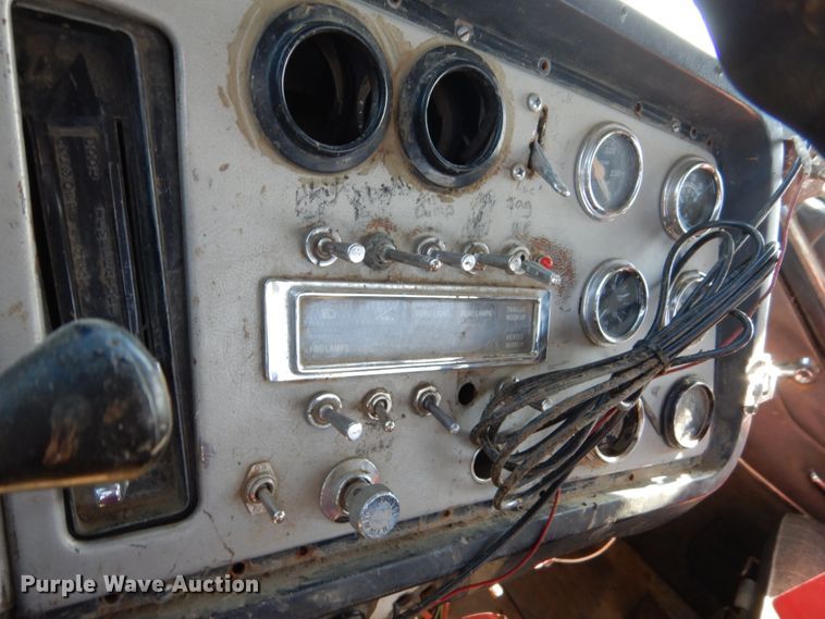 image for item GA9138 1987 Ford LTL9000  semi truck