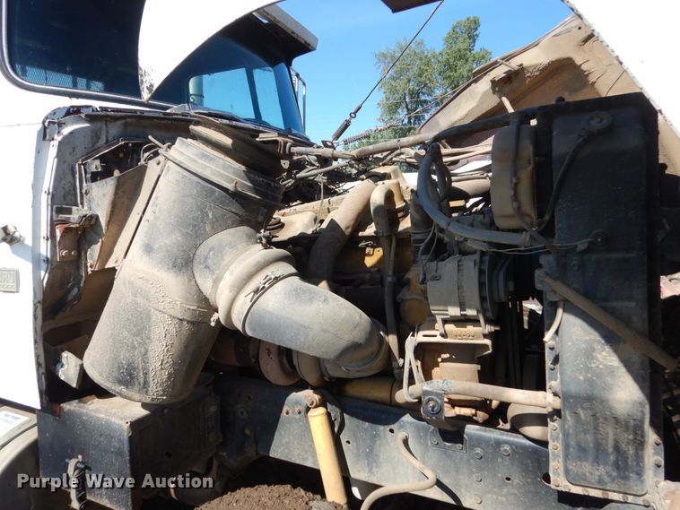 image for item GA9138 1987 Ford LTL9000  semi truck