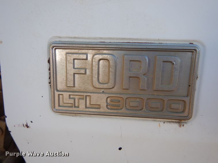 image for item GA9138 1987 Ford LTL9000  semi truck