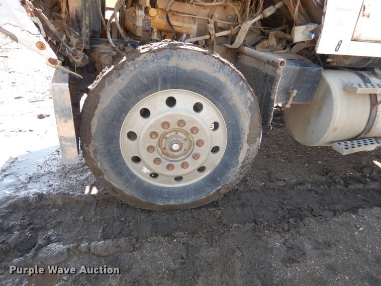 image for item GA9138 1987 Ford LTL9000  semi truck