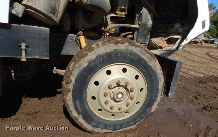 image for item GA9138 1987 Ford LTL9000  semi truck