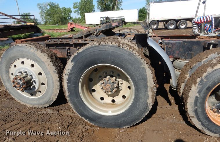 image for item GA9138 1987 Ford LTL9000  semi truck