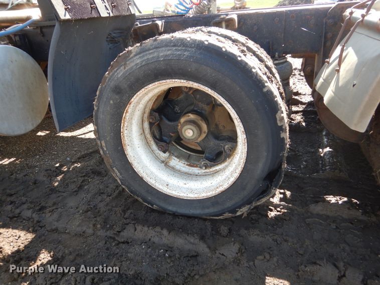 image for item GA9138 1987 Ford LTL9000  semi truck