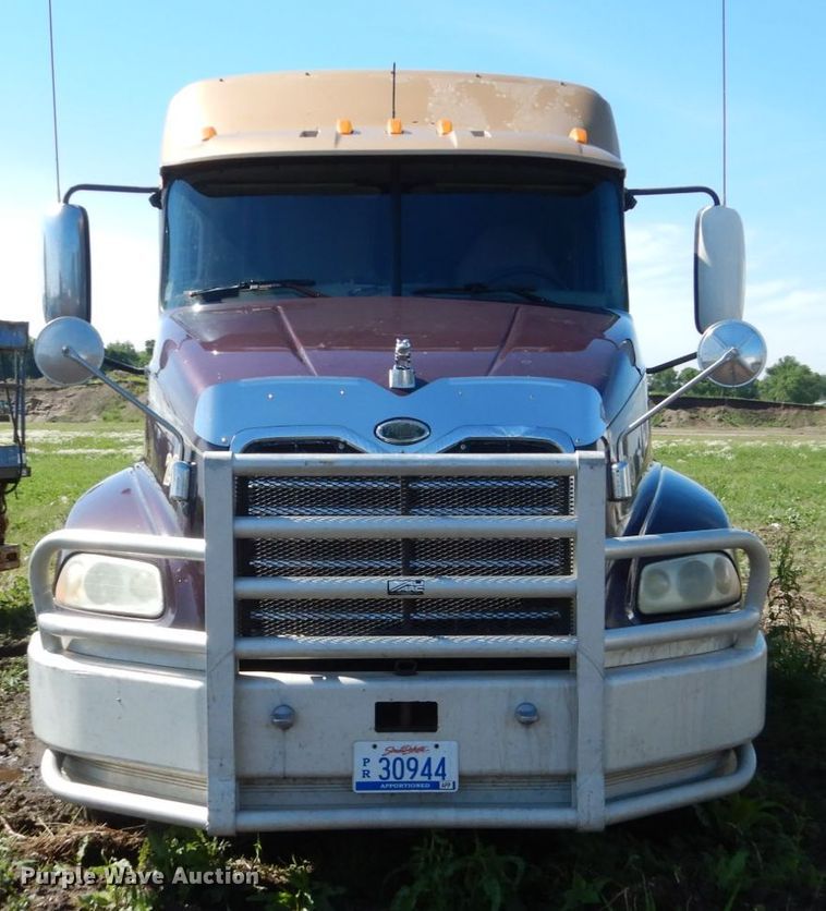 image for item GA9141 2007 Mack CXN613  semi truck