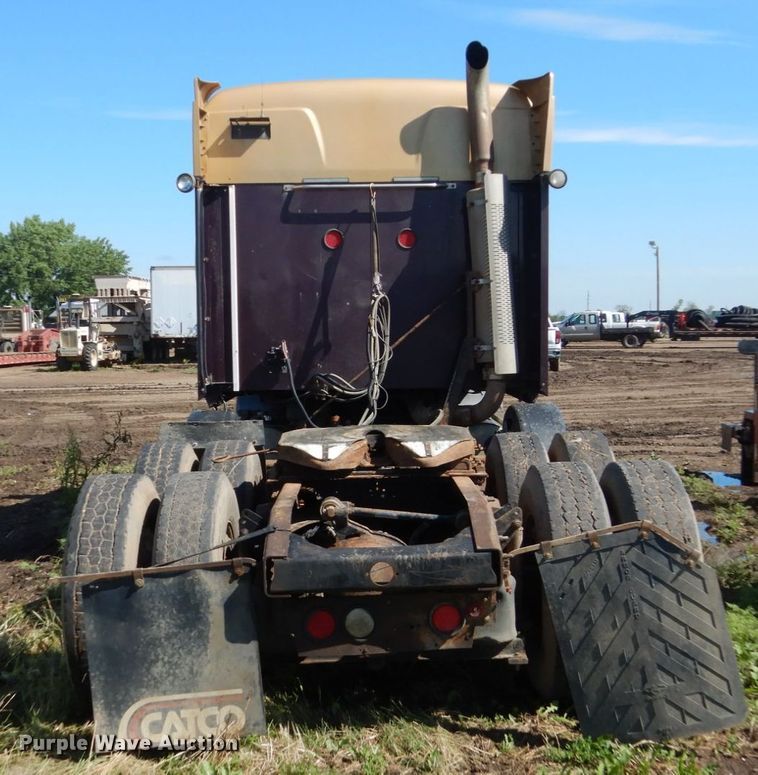 image for item GA9141 2007 Mack CXN613  semi truck