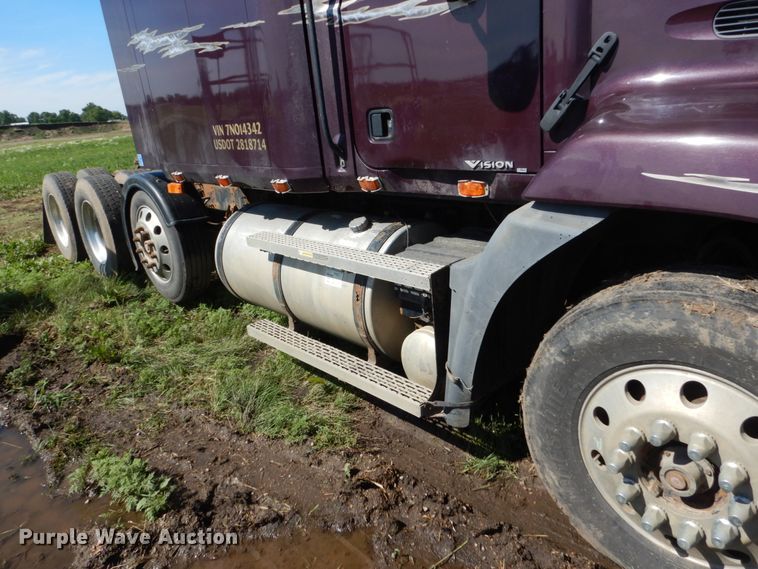 image for item GA9141 2007 Mack CXN613  semi truck