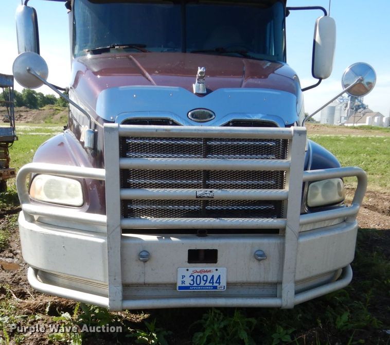 image for item GA9141 2007 Mack CXN613  semi truck