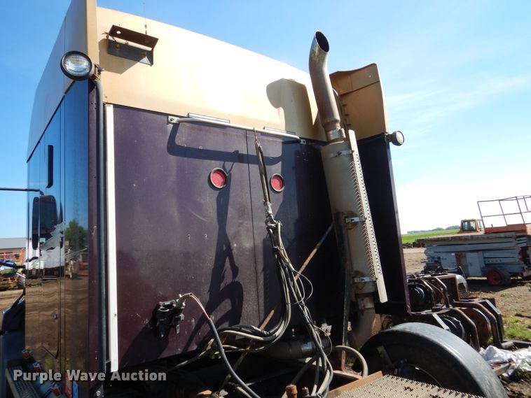 image for item GA9141 2007 Mack CXN613  semi truck