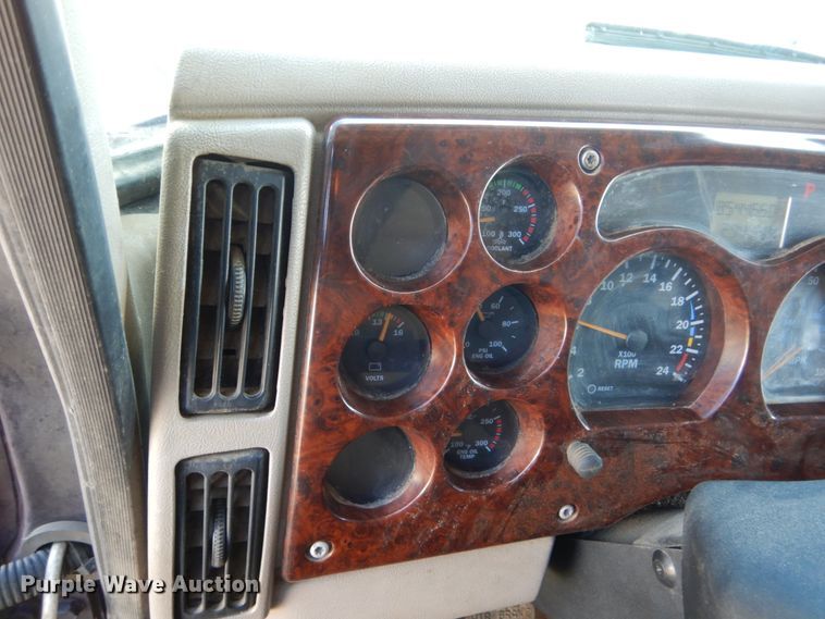 image for item GA9141 2007 Mack CXN613  semi truck