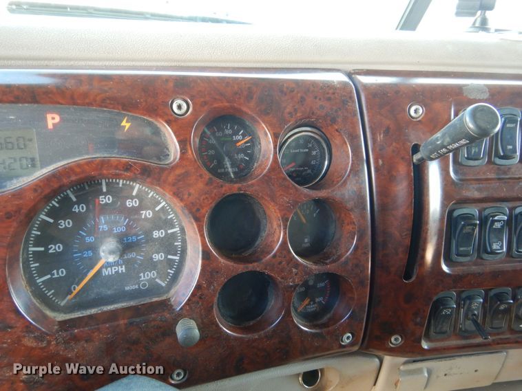 image for item GA9141 2007 Mack CXN613  semi truck