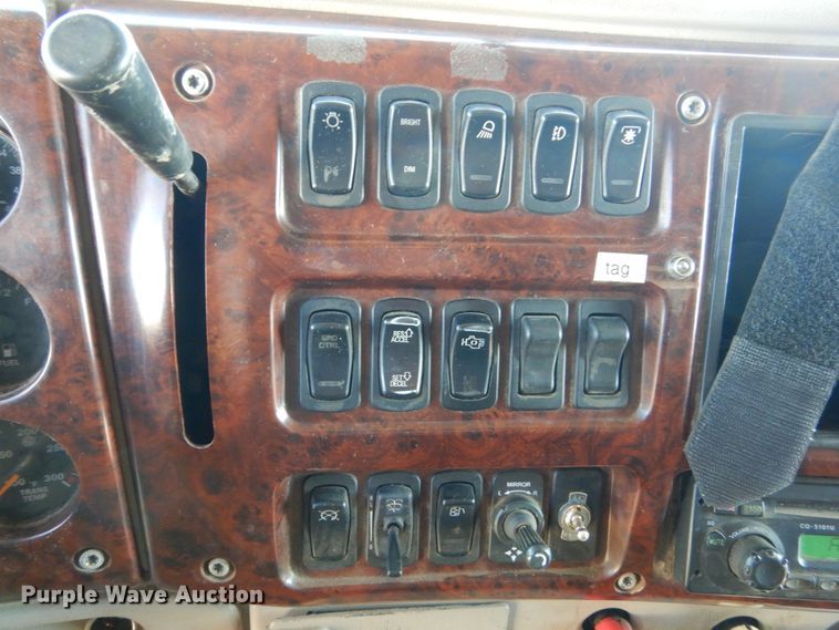 image for item GA9141 2007 Mack CXN613  semi truck