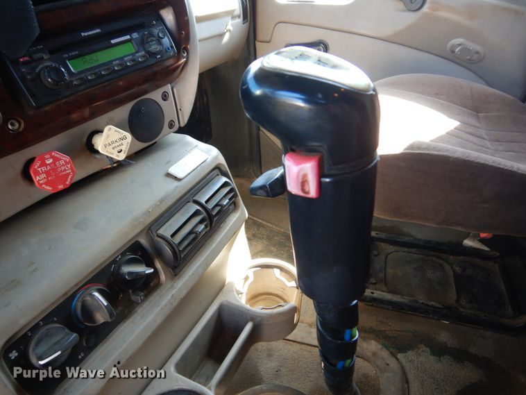 image for item GA9141 2007 Mack CXN613  semi truck