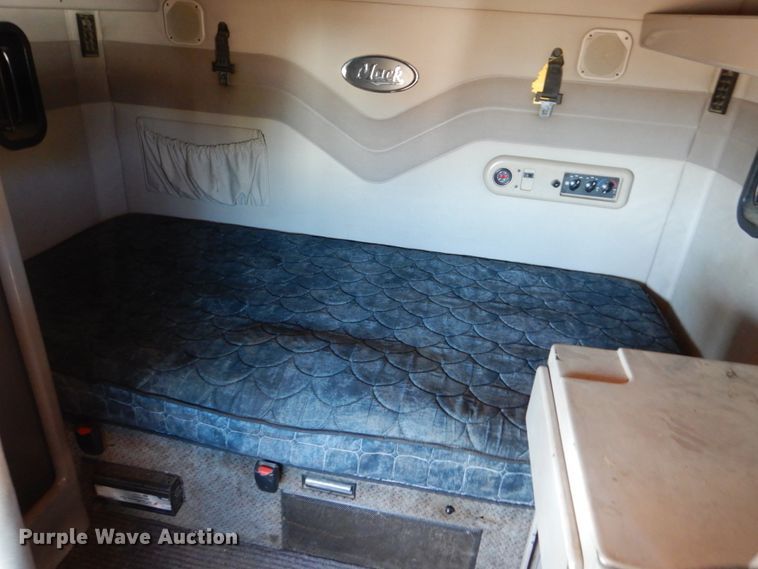 image for item GA9141 2007 Mack CXN613  semi truck