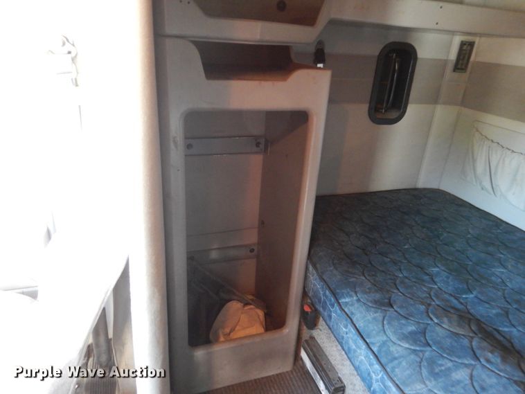 image for item GA9141 2007 Mack CXN613  semi truck