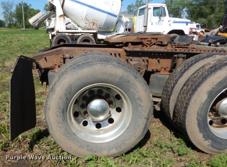 image for item GA9141 2007 Mack CXN613  semi truck