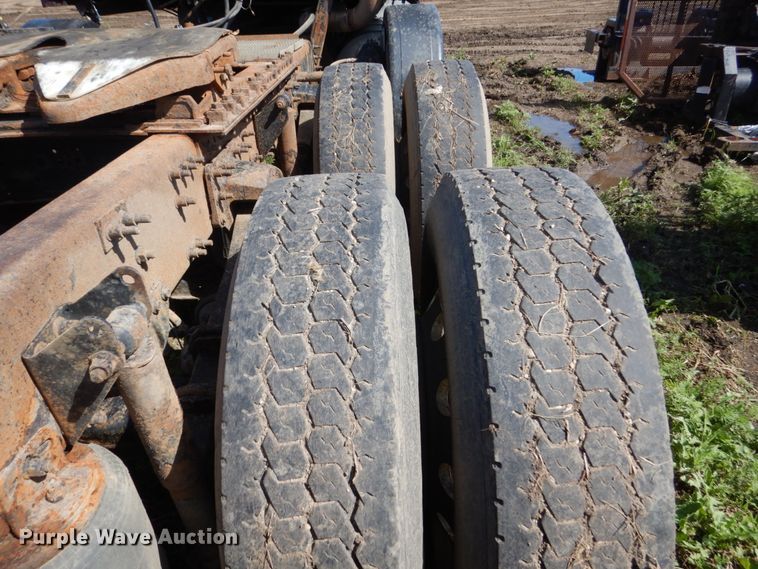 image for item GA9141 2007 Mack CXN613  semi truck