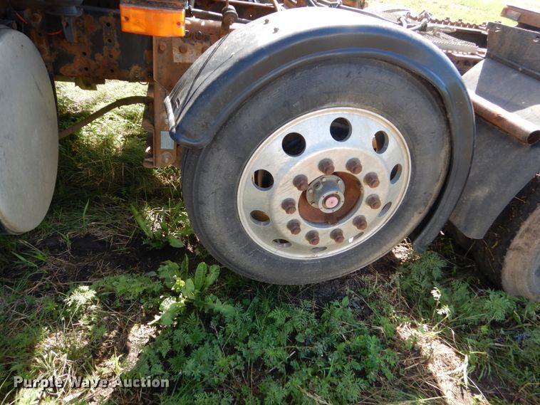 image for item GA9141 2007 Mack CXN613  semi truck