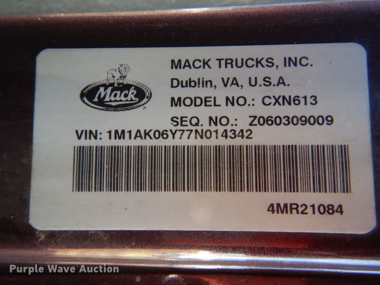 image for item GA9141 2007 Mack CXN613  semi truck