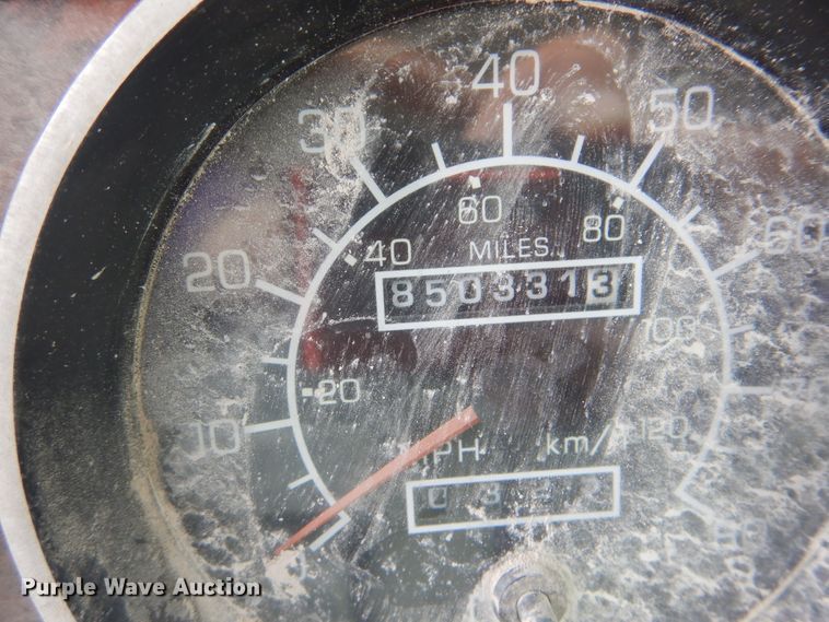 image for item GM9049 2000 Kenworth T800  tank truck