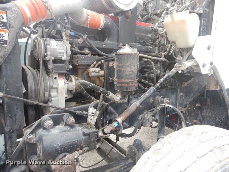 image for item GM9049 2000 Kenworth T800  tank truck