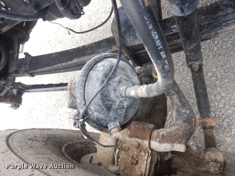 image for item GM9049 2000 Kenworth T800  tank truck