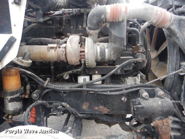 image for item GM9049 2000 Kenworth T800  tank truck