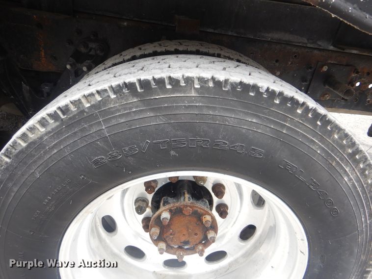 image for item GM9049 2000 Kenworth T800  tank truck