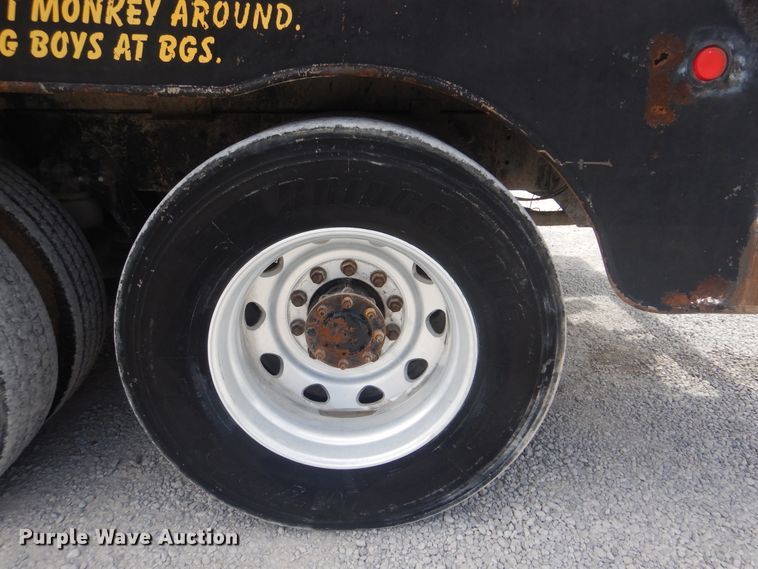 image for item GM9049 2000 Kenworth T800  tank truck