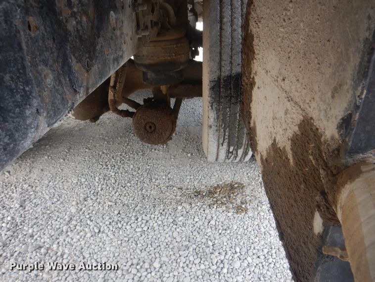 image for item GM9049 2000 Kenworth T800  tank truck