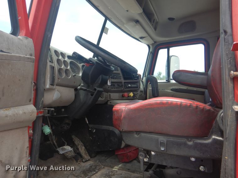 image for item GM9050 2003 Mack 600  tank truck