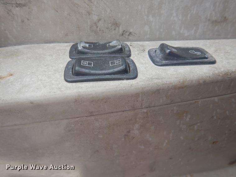 image for item GM9050 2003 Mack 600  tank truck