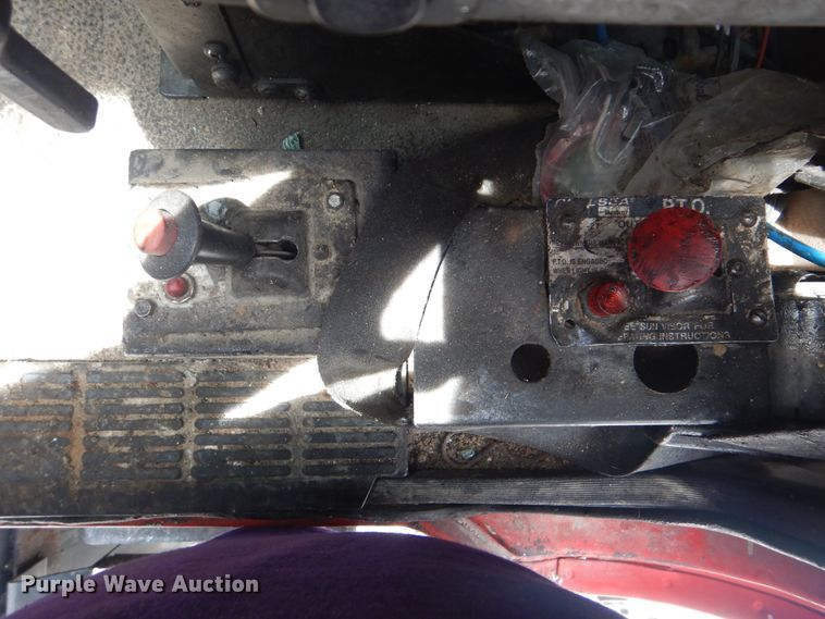 image for item GM9050 2003 Mack 600  tank truck