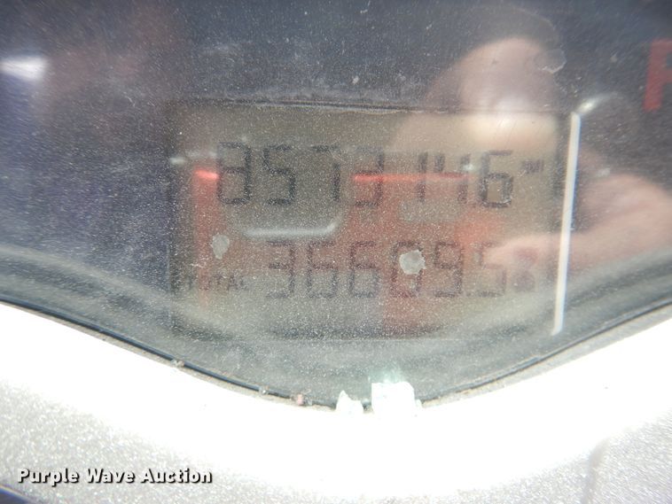 image for item GM9050 2003 Mack 600  tank truck