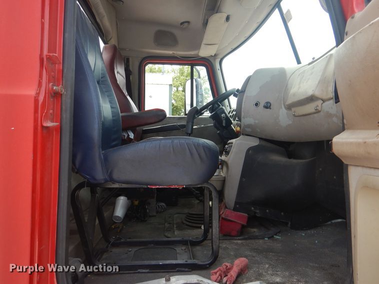 image for item GM9050 2003 Mack 600  tank truck