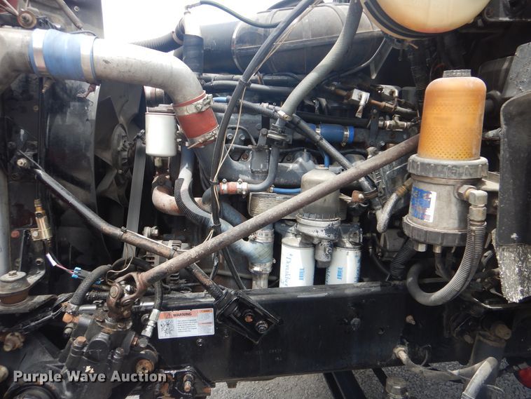 image for item GM9050 2003 Mack 600  tank truck