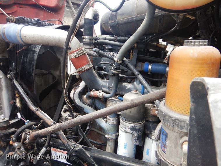 image for item GM9050 2003 Mack 600  tank truck